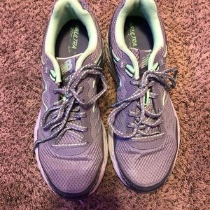 Womens size 7.5 sneakers